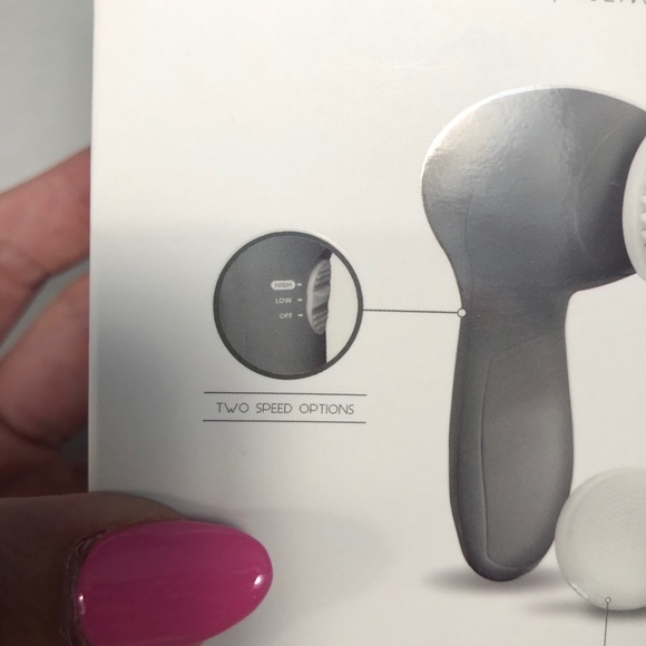 🆕 PRO BEAUTY | FACIAL BRUSH + (4) ATTACHMENTS - Picture 3 of 12
